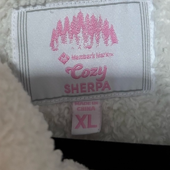 Cozy Sherpa Pullover - Picture 4 of 4